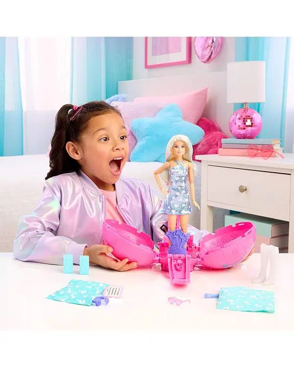 Barbie Team Barbie Roll & Reveal Pop Yıldızı Bebek ve Aksesuarları JMK19 Barbie Team Barbie Roll & Reveal Pop Yıldızı Bebek ve Aksesuarları JMK19