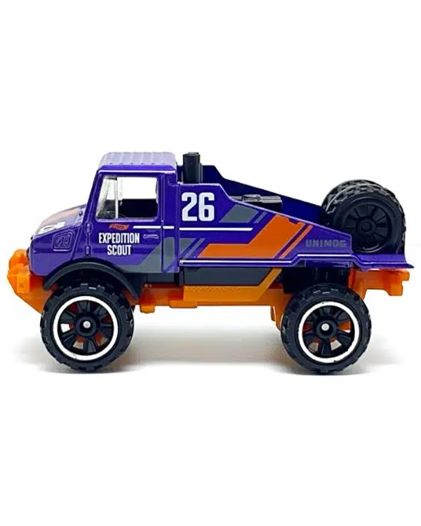 Hot Wheels Truckin Along Mercedes Benz Unimog 1300L JJJ32 Hot Wheels Truckin Along Mercedes Benz Unimog 1300L JJJ32